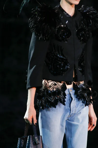 Look 19